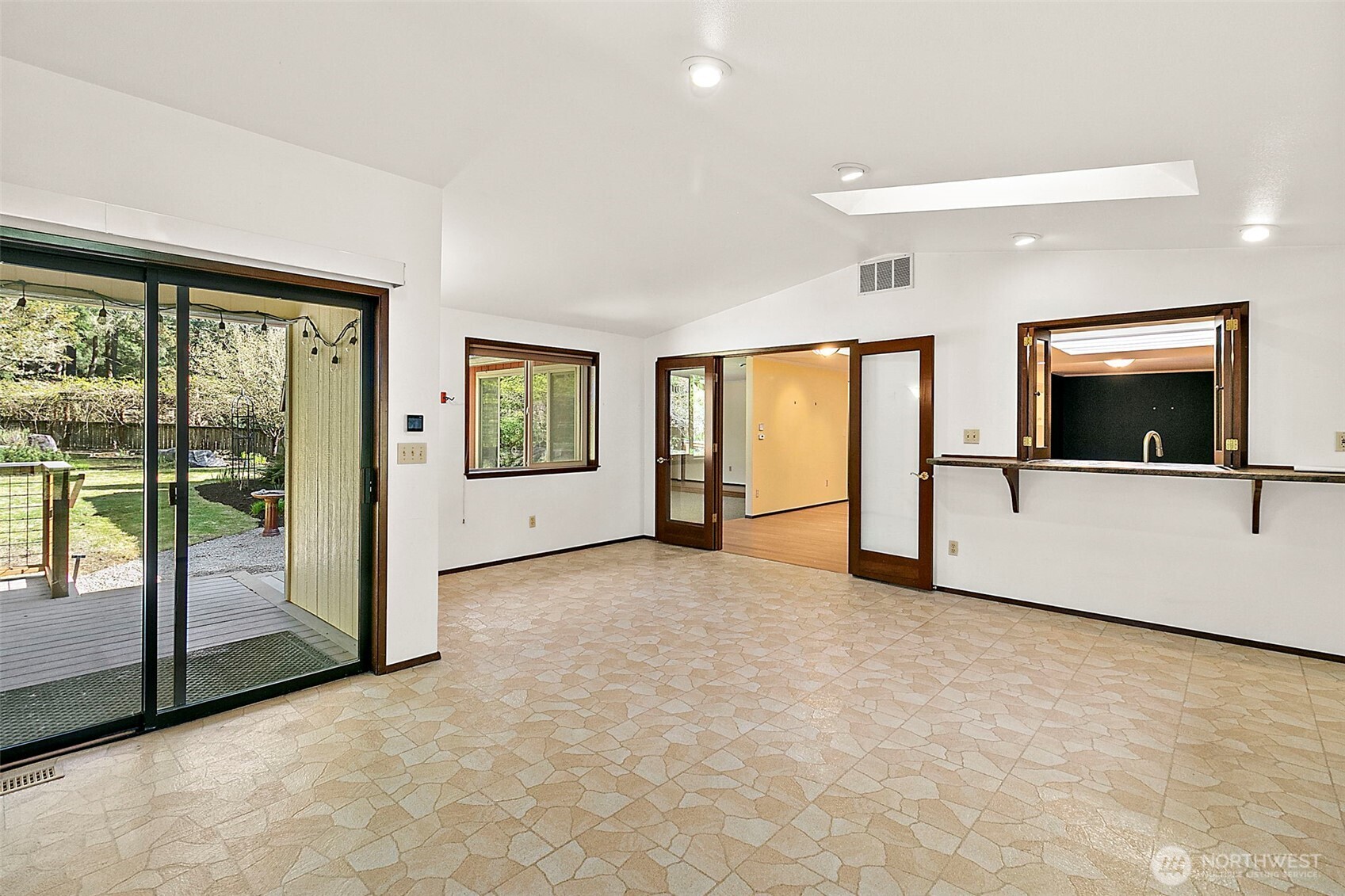 4317 Clearwater Loop SE