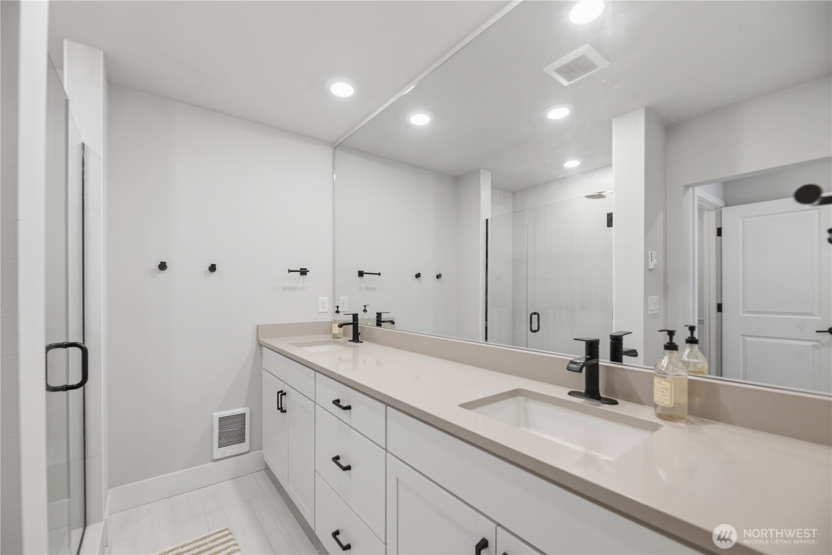 13339 Greenwood Avenue N Unit: C