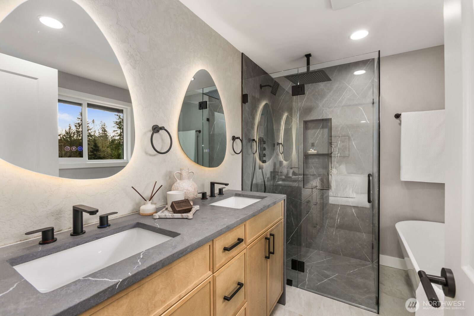 6341 E Sabelhaus Lane