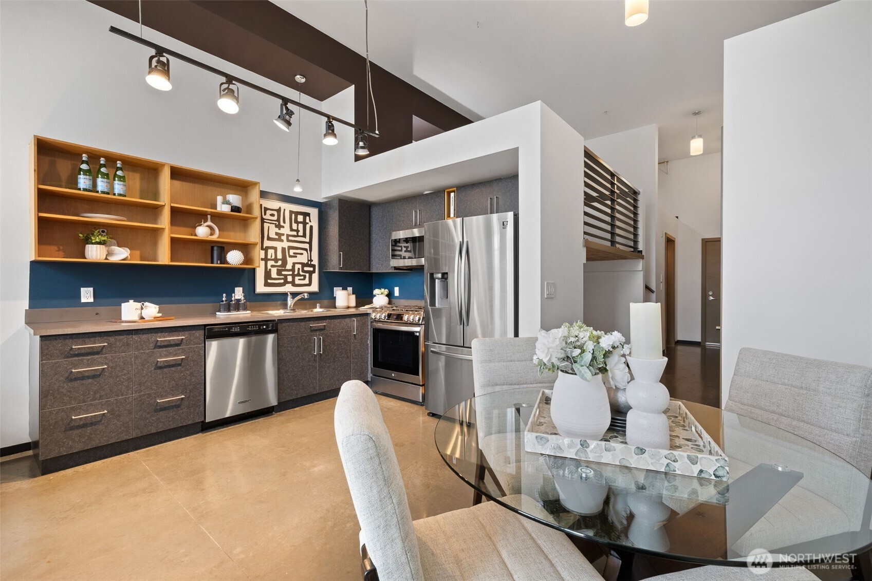 4422 Bagley Avenue N Unit: 216
