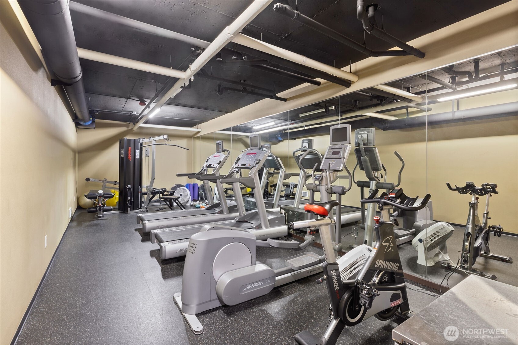 4422 Bagley Avenue N Unit: 216
