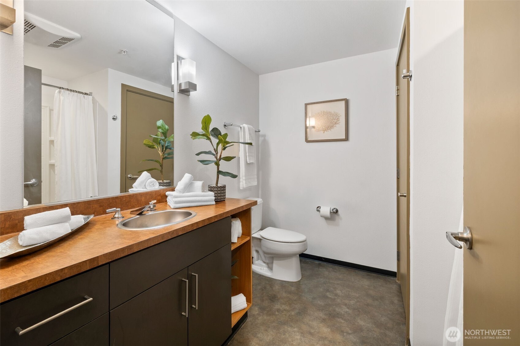 4422 Bagley Avenue N Unit: 216