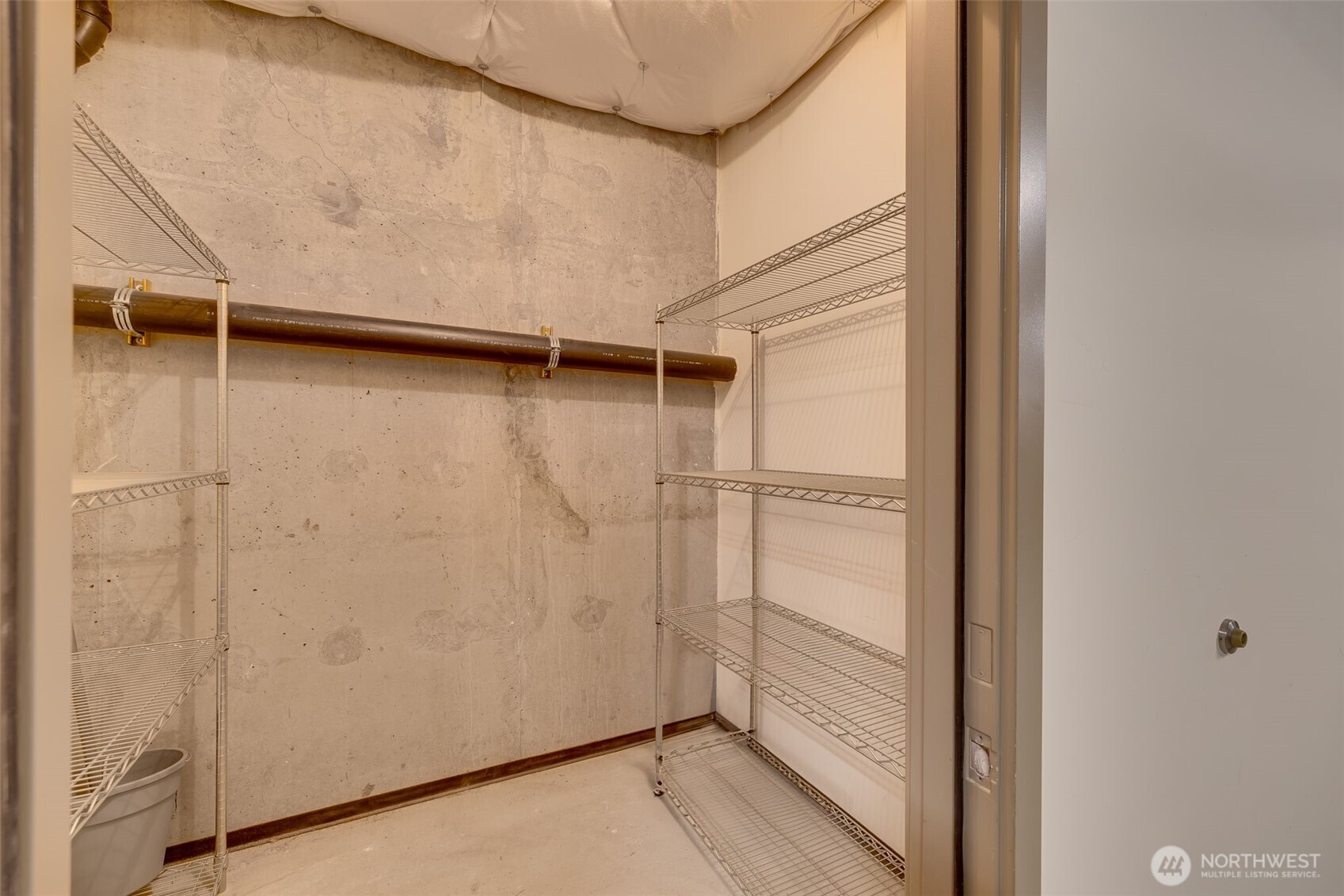 4422 Bagley Avenue N Unit: 216