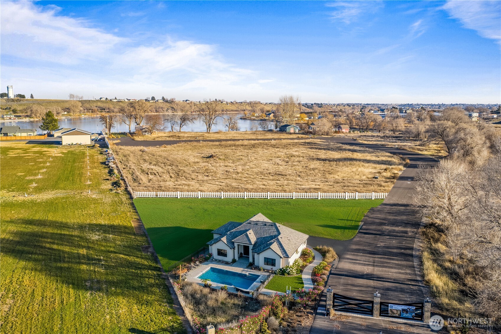 1 Valley Road NE Unit: 1