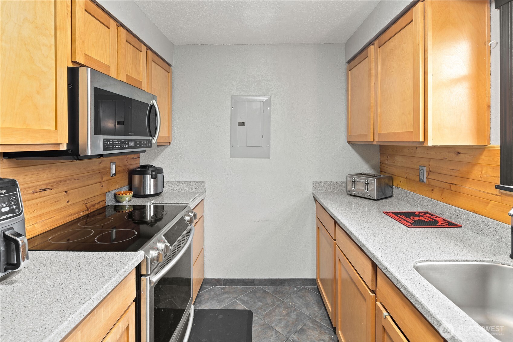 700 Ford Avenue Unit: 17