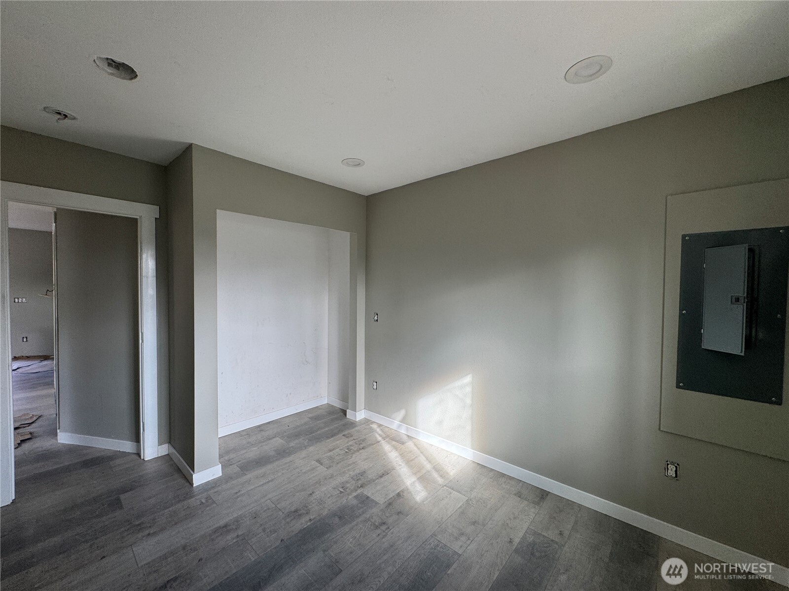 1915 SE Spring Road