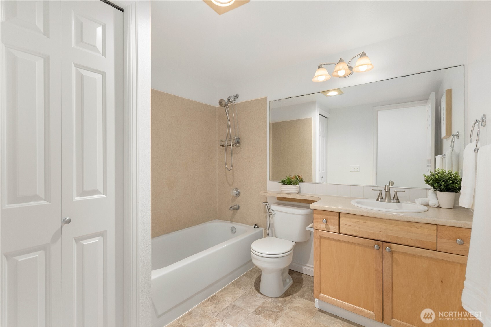 18501 SE NEWPORT Way Unit: H235