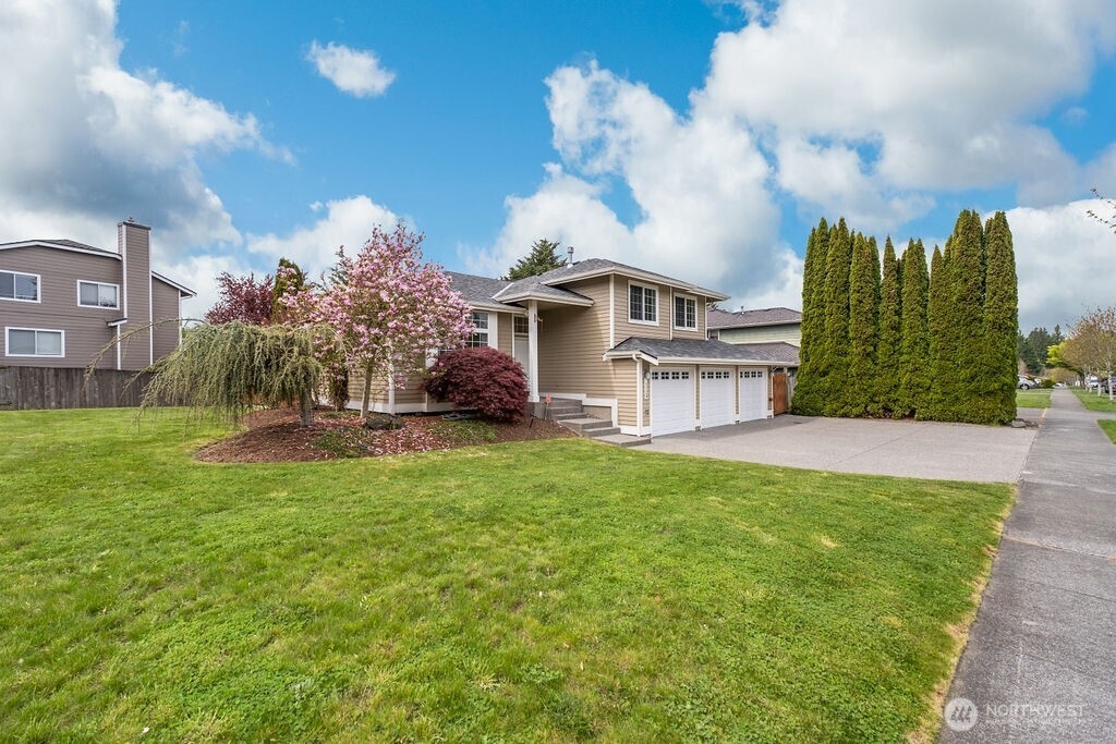 1728 Amber Boulevard
