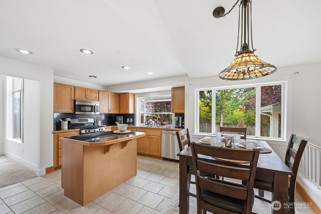 1728 Amber Boulevard