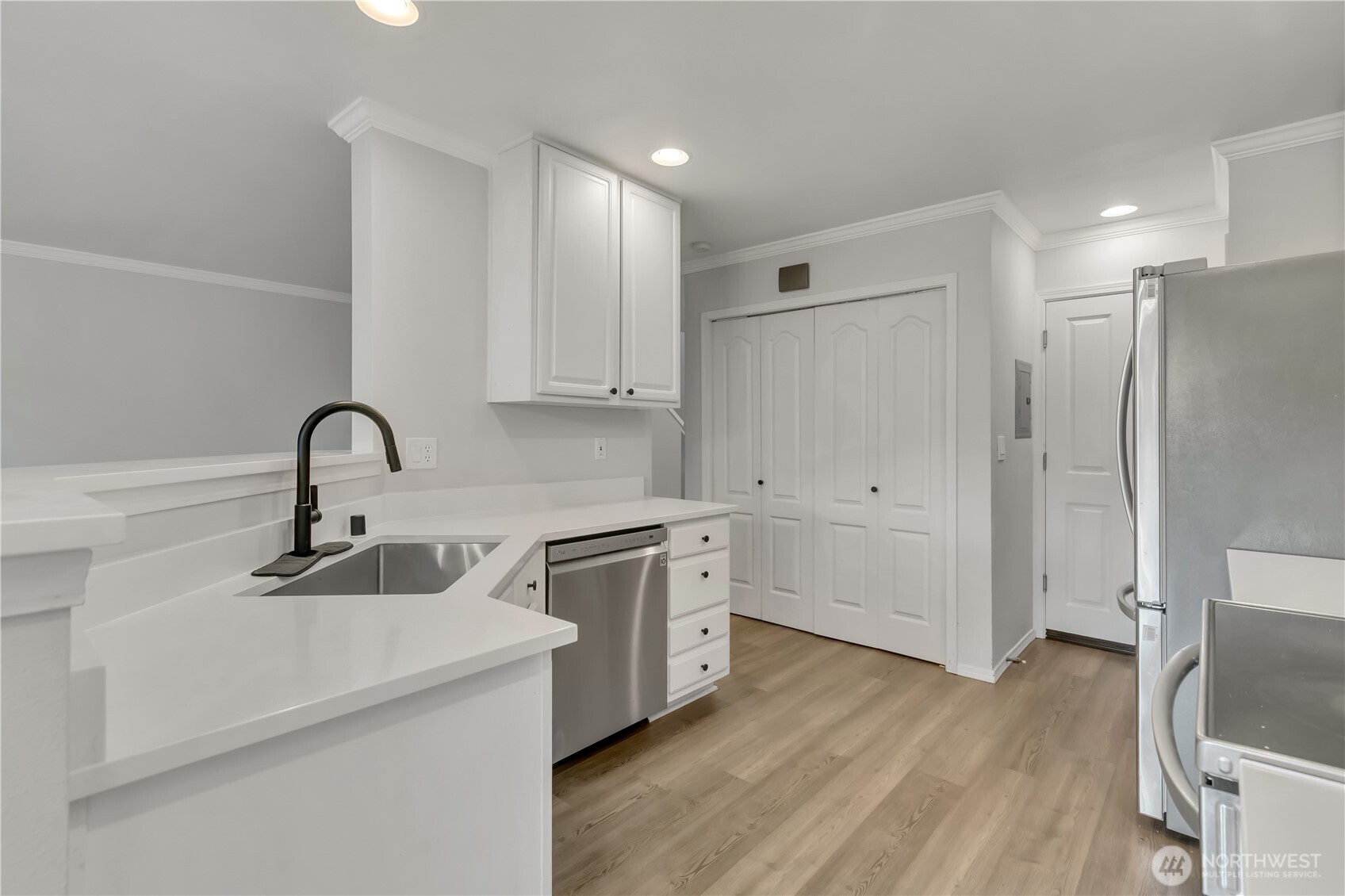10030 Holly Drive Unit: 122