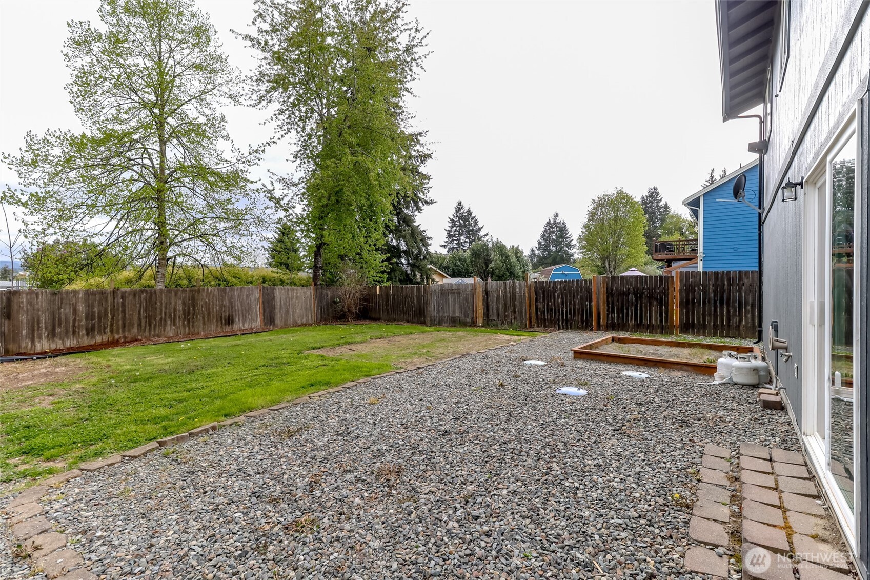 22204 Cedarview Drive E