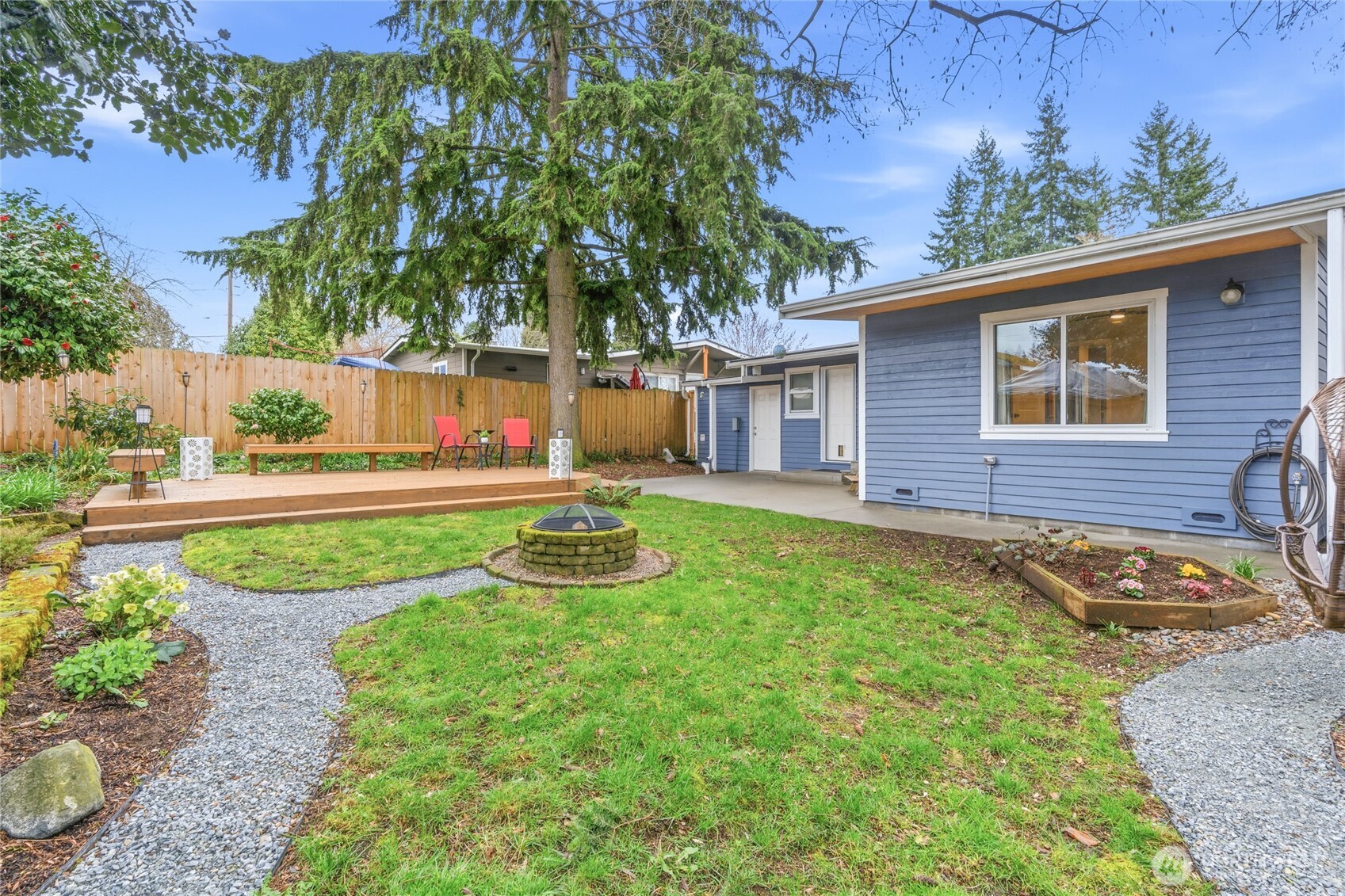2300 NE 8th Place