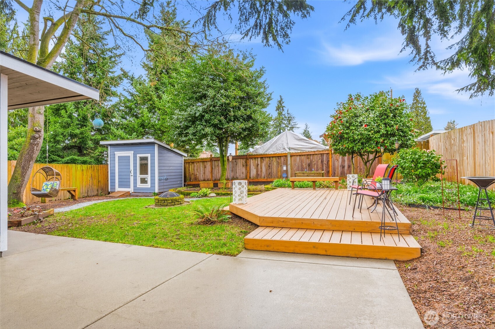 2300 NE 8th Place