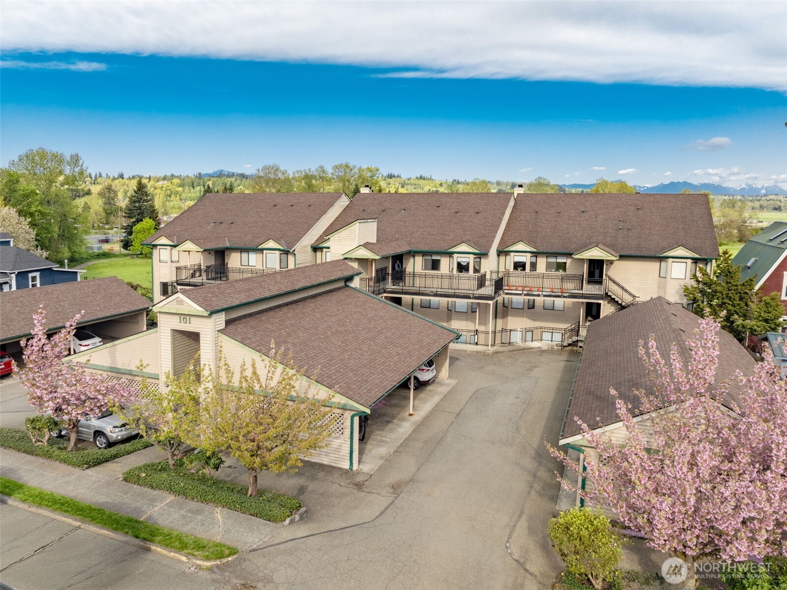 101 Pine Avenue Unit: 303