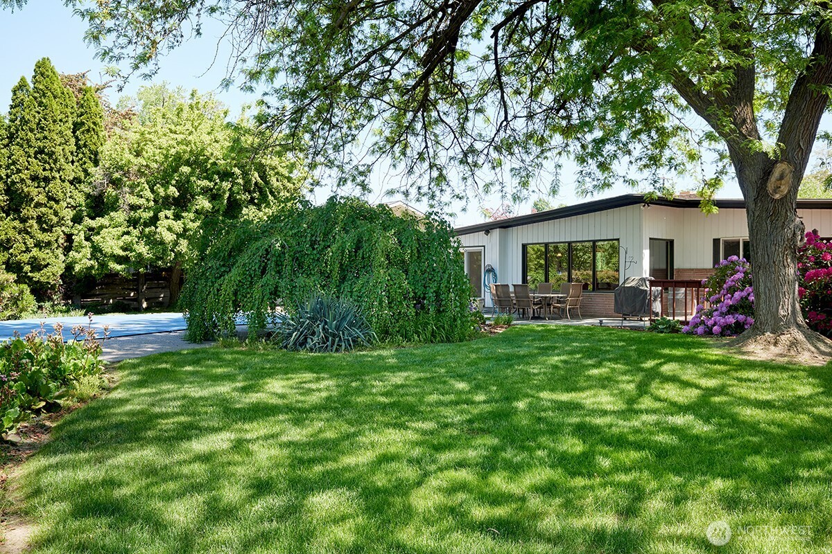 1460 Sturm Ave