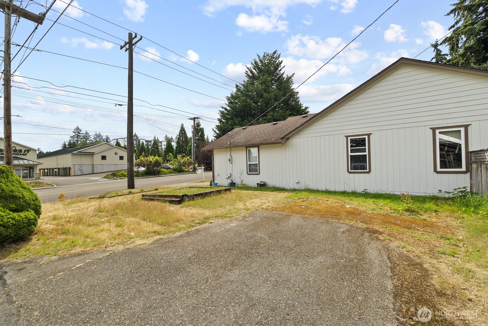 2302 Orchard Street W