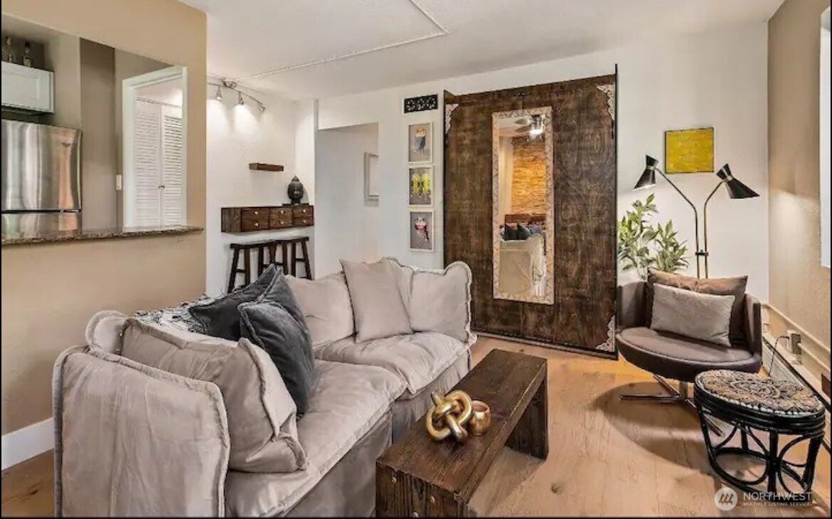 1400 Hubbell Place Unit: 512