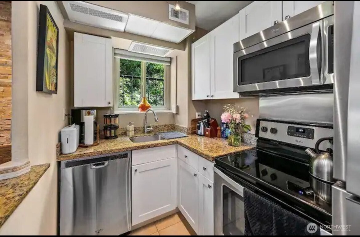 1400 Hubbell Place Unit: 512