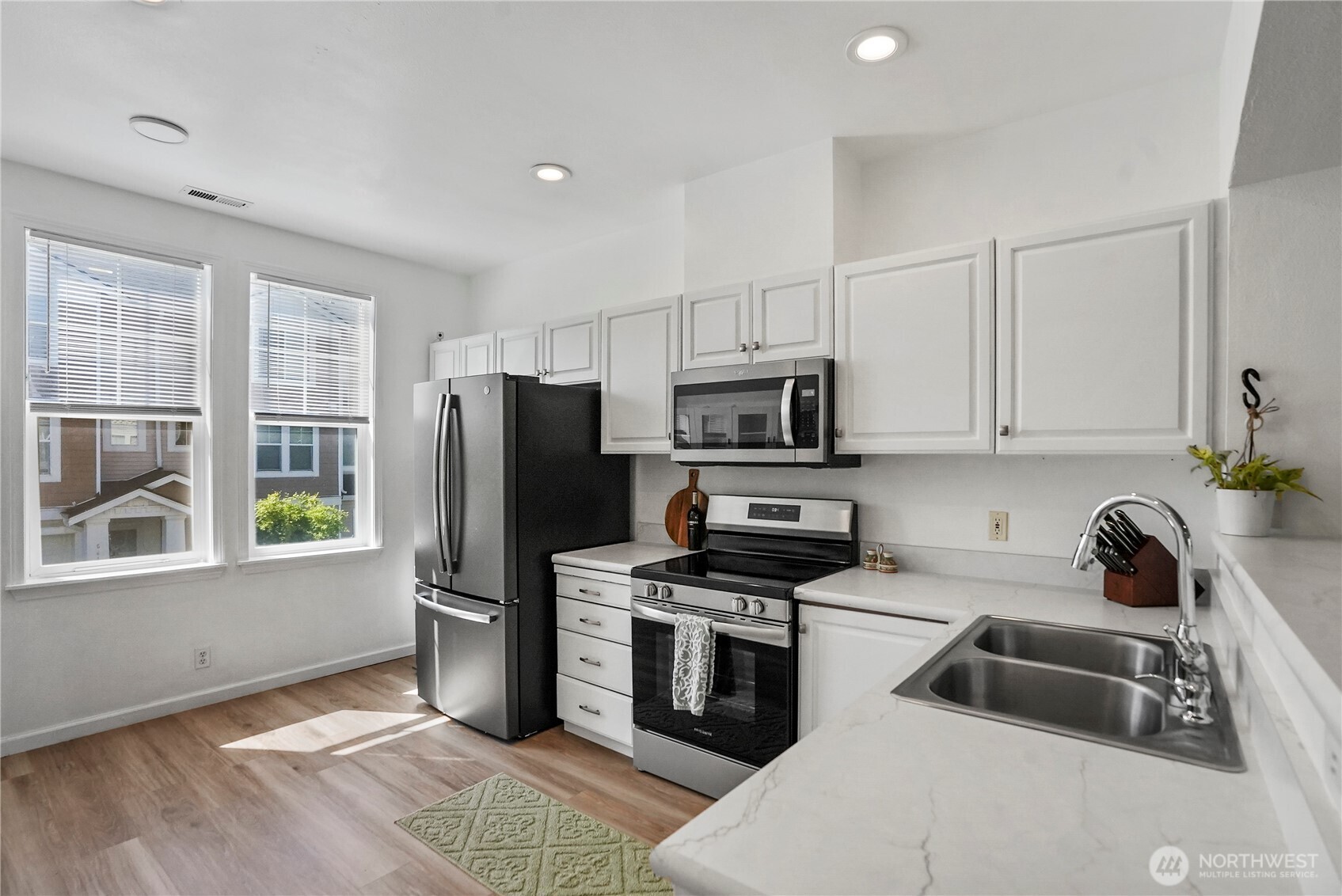 5916 S 232nd Court Unit: 3-2