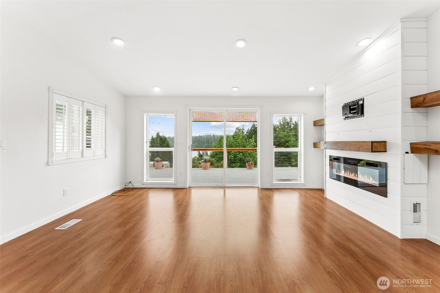 81 E Sea Breeze Drive