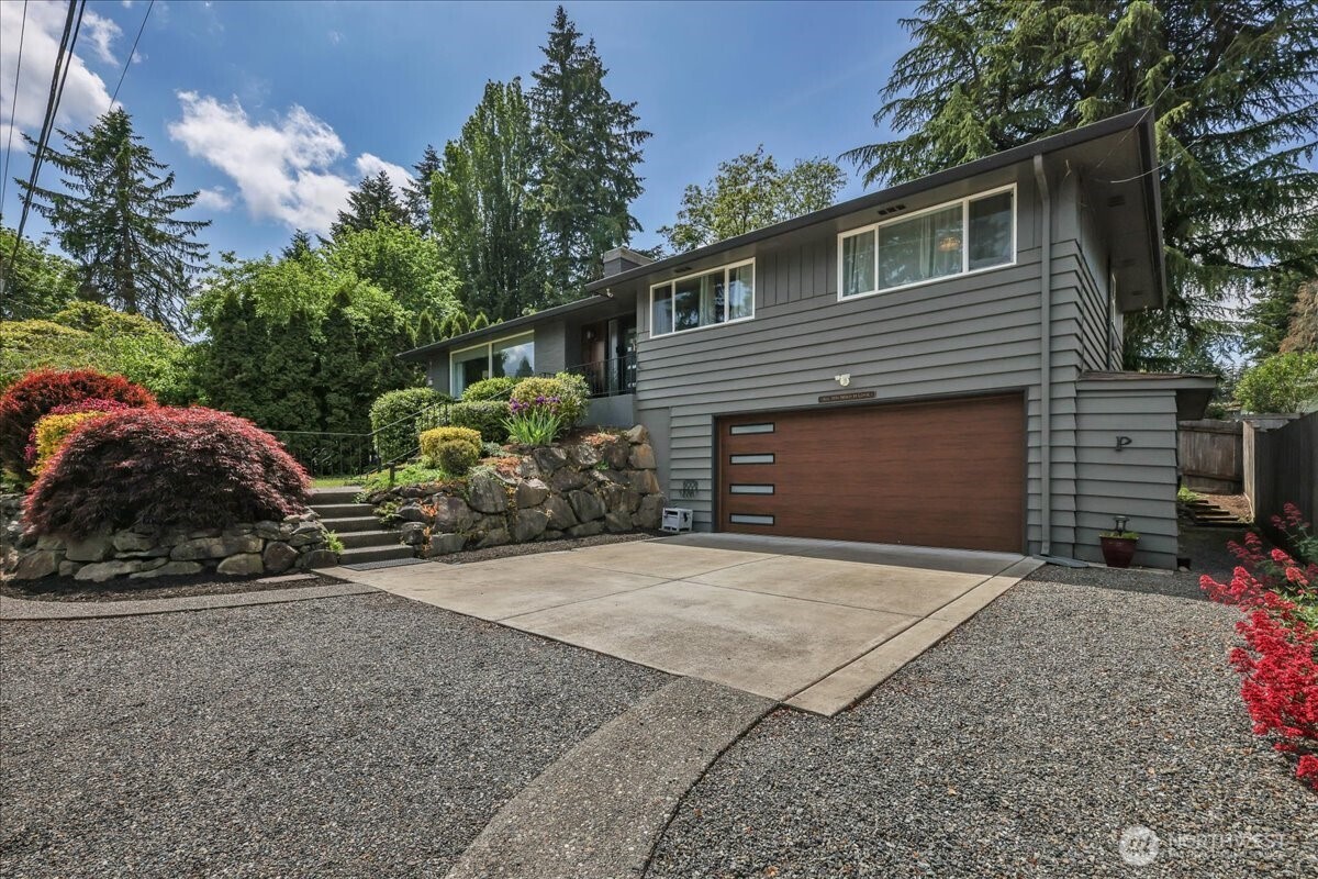 829 Maplewood Avenue