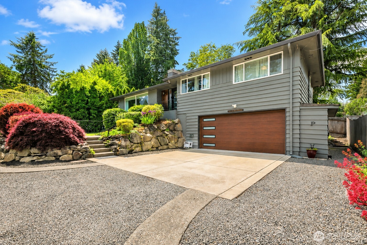 829 Maplewood Avenue