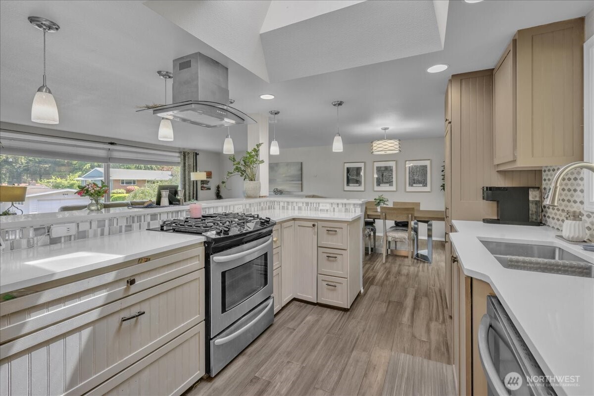 829 Maplewood Avenue