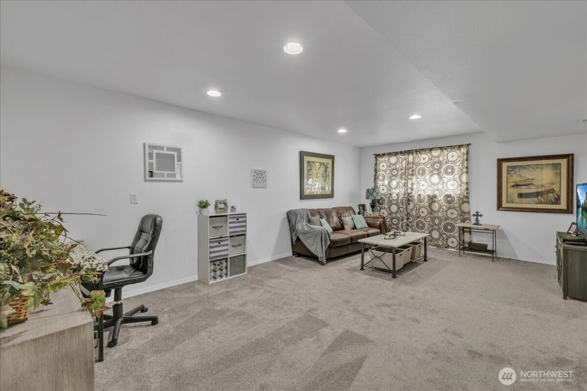 829 Maplewood Avenue