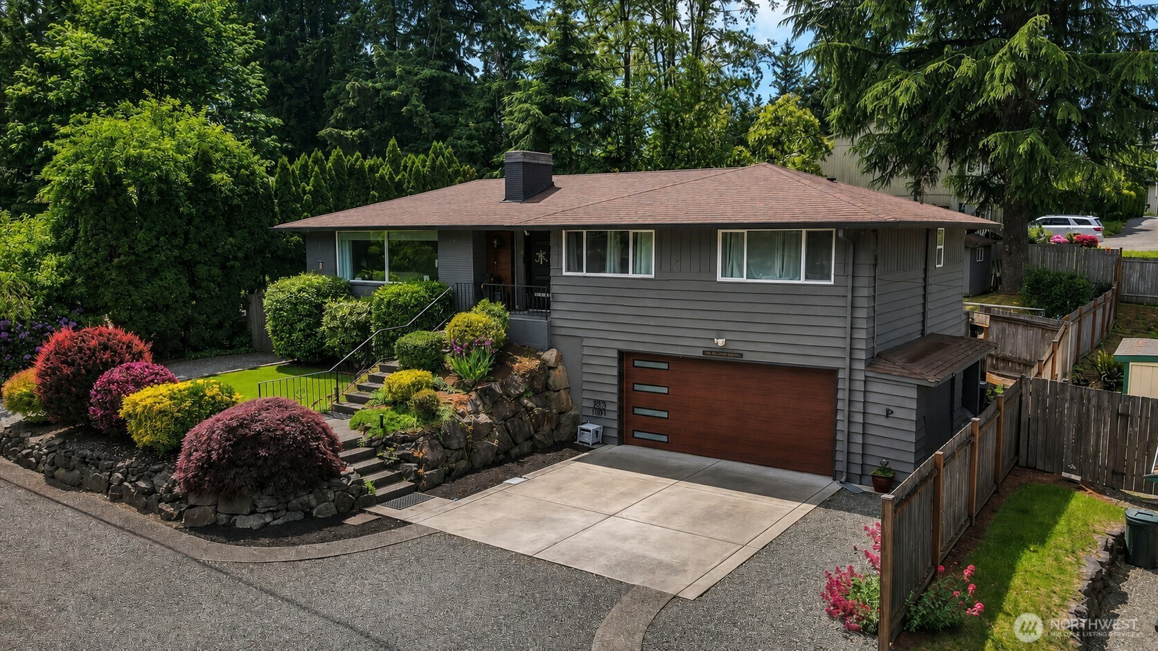 829 Maplewood Avenue