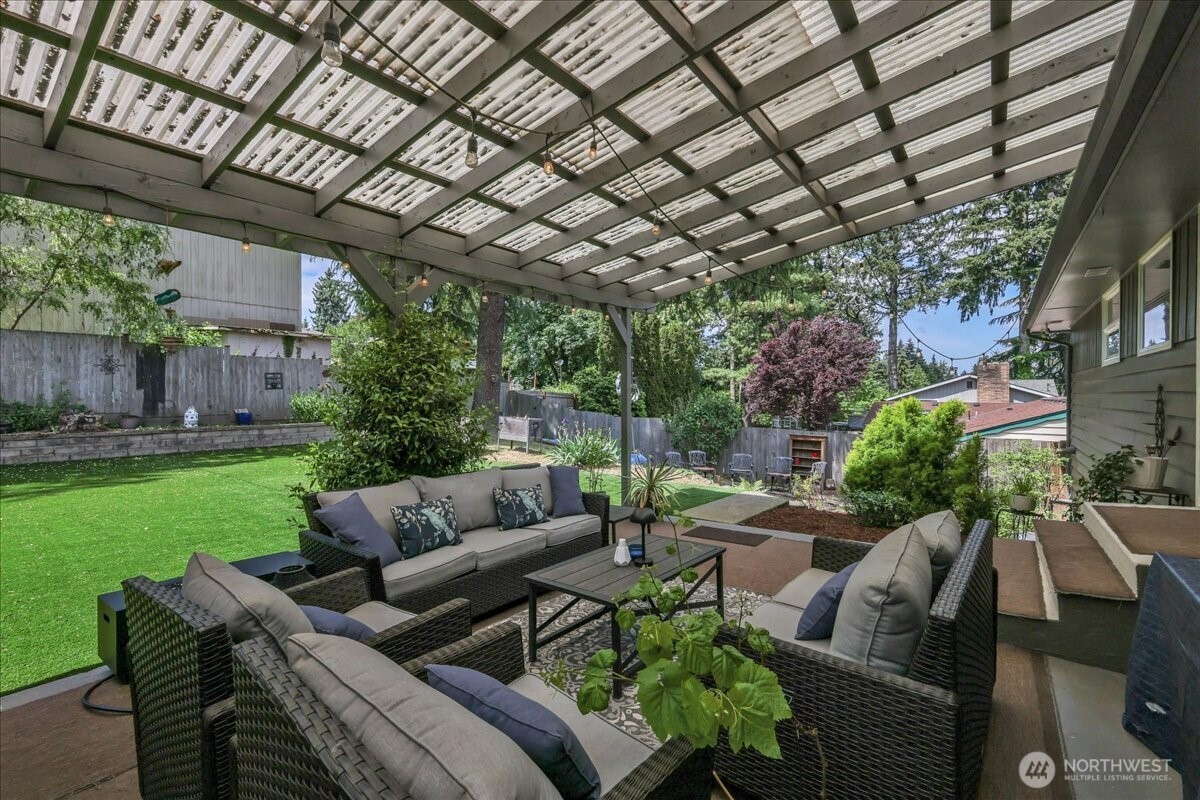 829 Maplewood Avenue