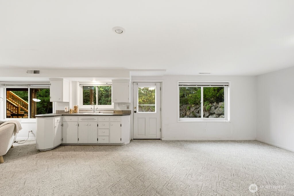 10851 Marine View Drive