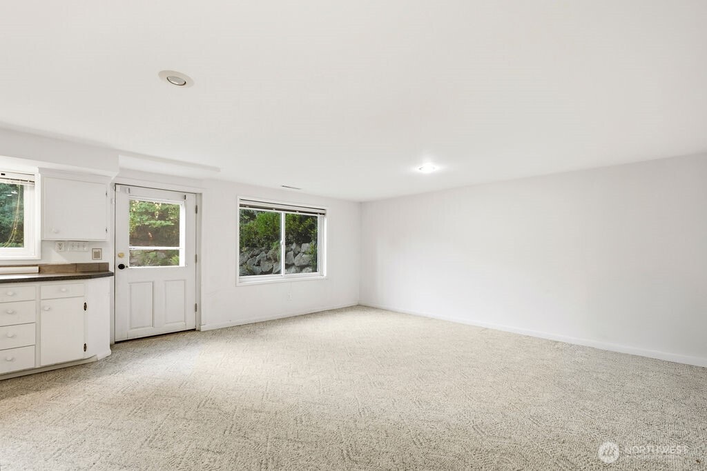 10851 Marine View Drive