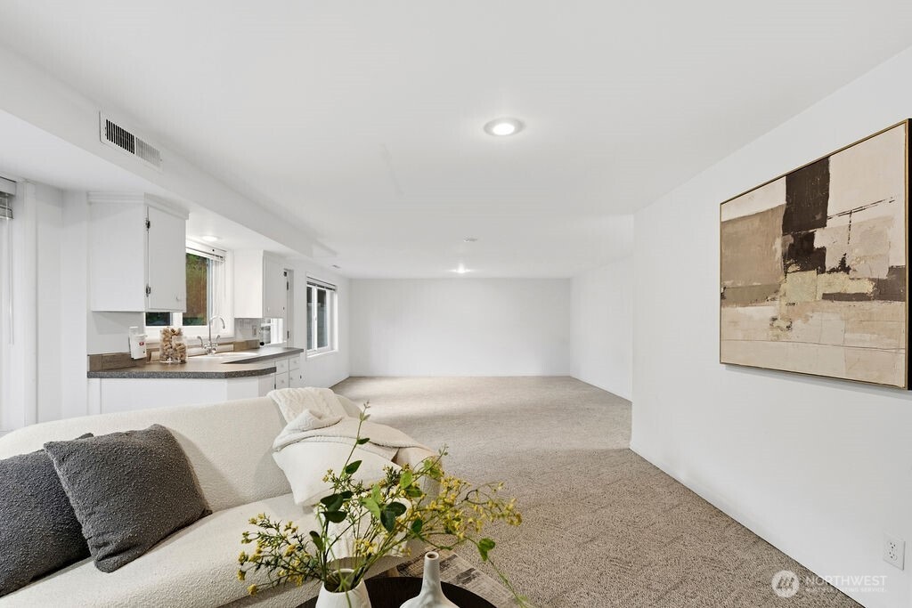 10851 Marine View Drive