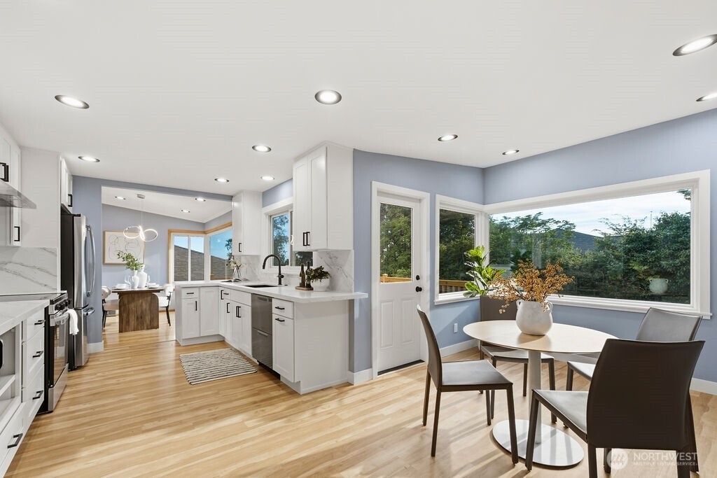 10851 Marine View Drive