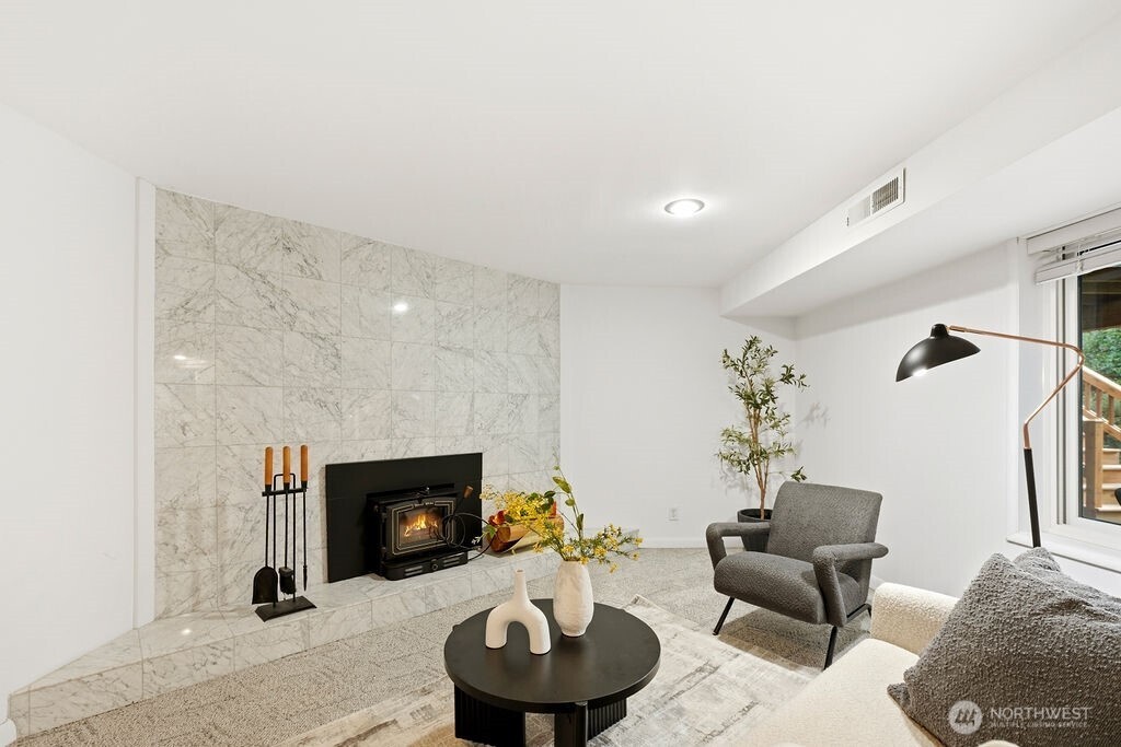 10851 Marine View Drive