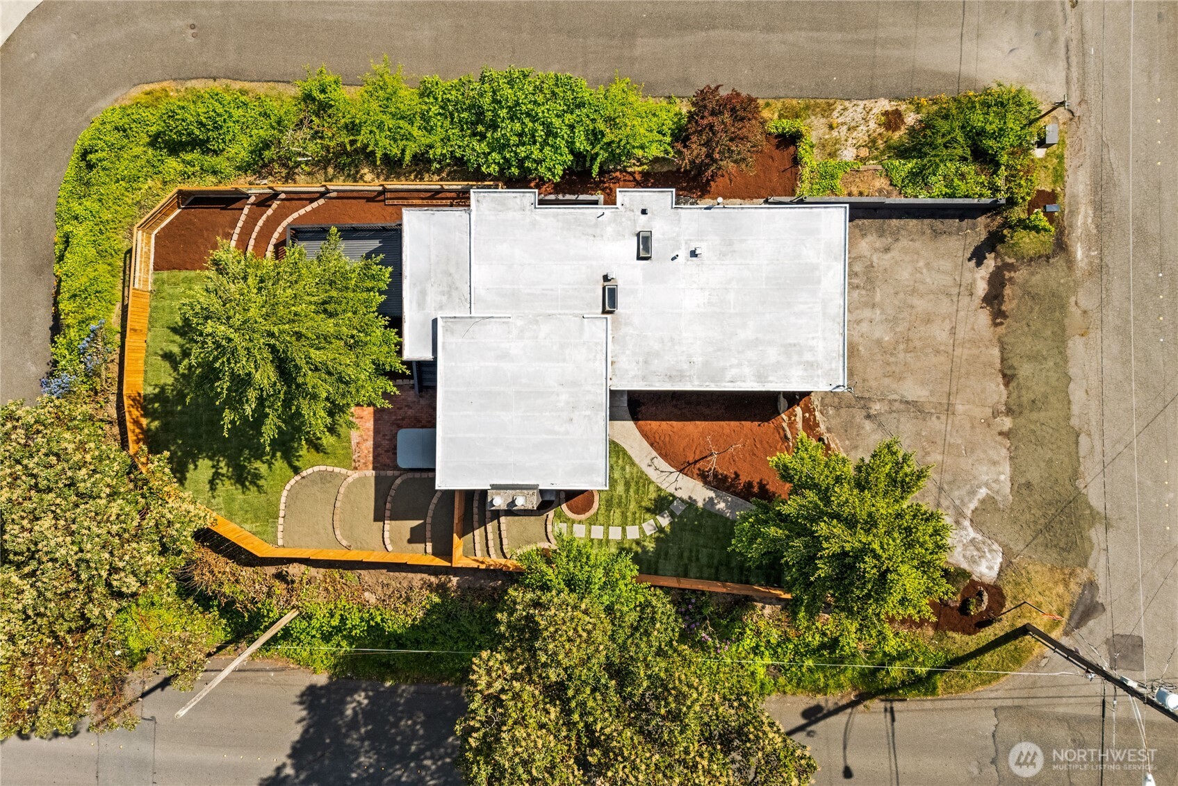 332 Ford Avenue