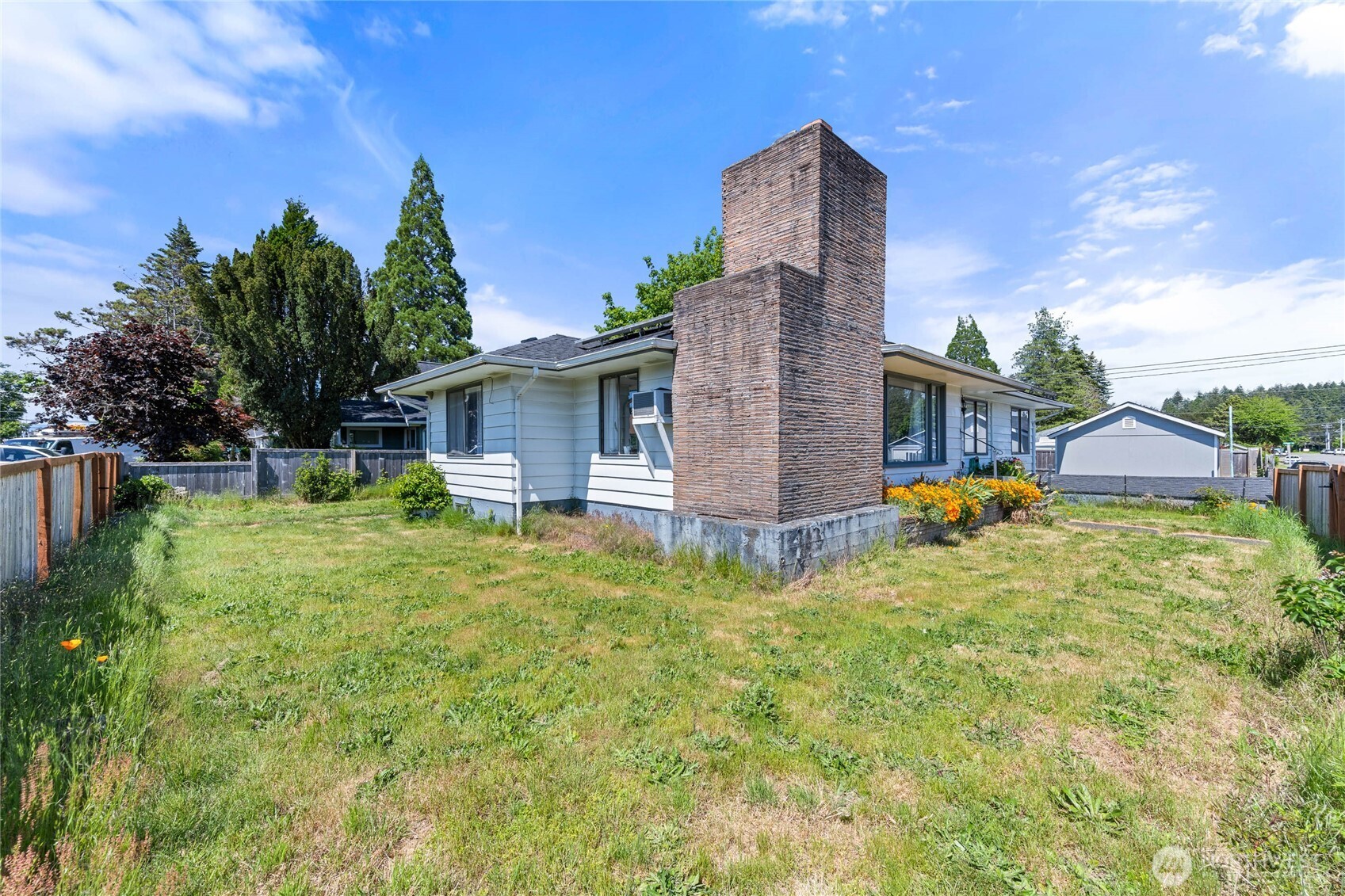 306 E I Street
