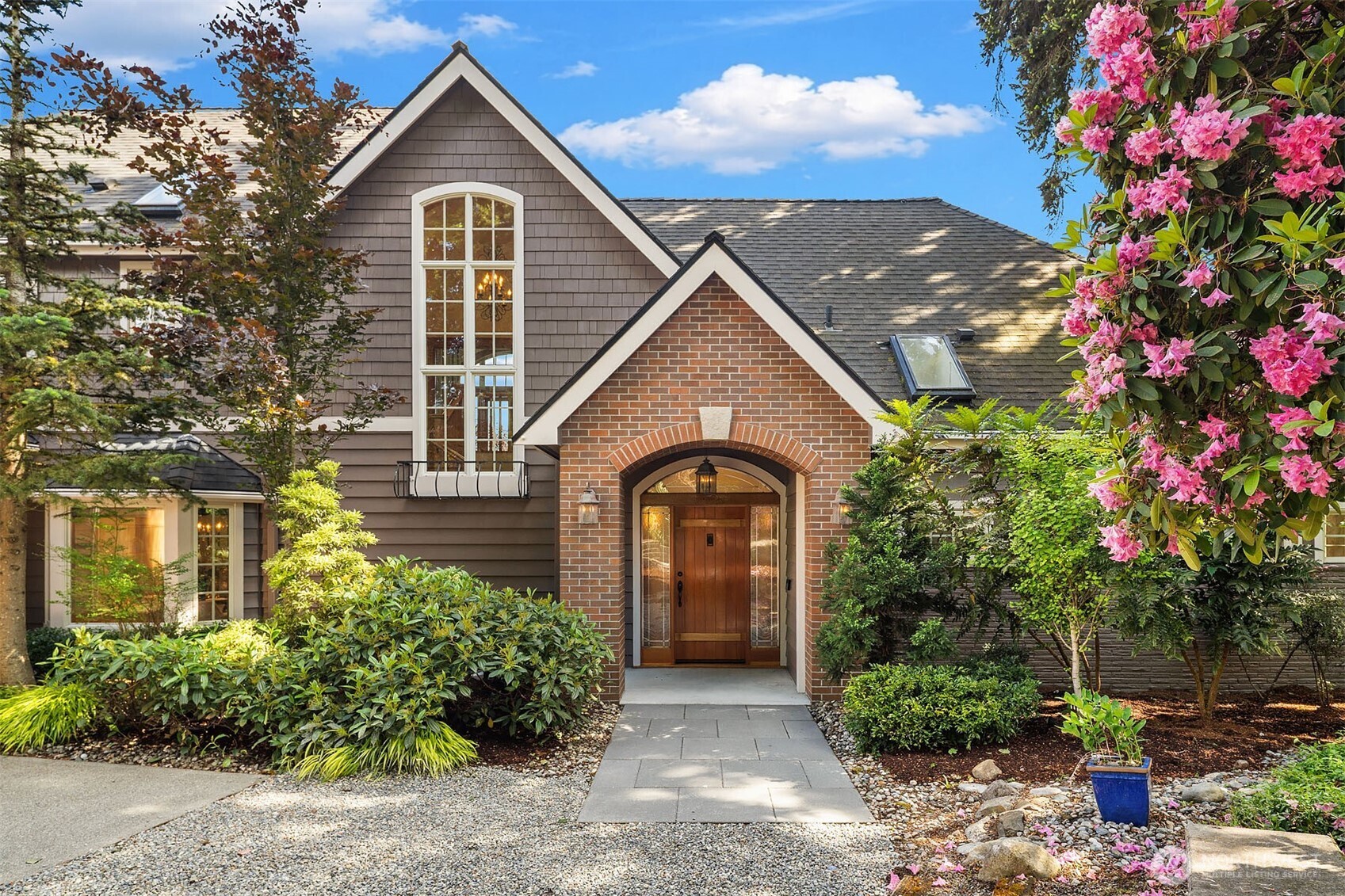 3035 NE 195th Street
