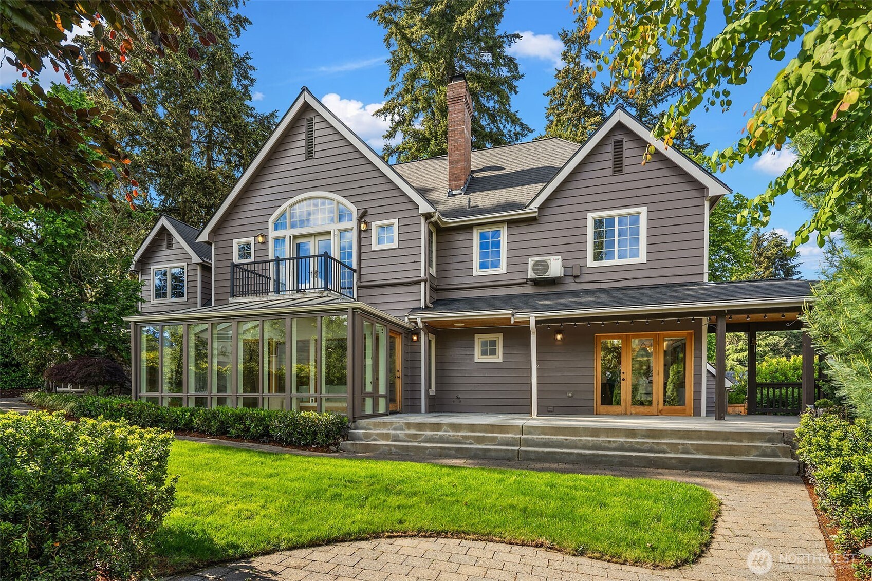3035 NE 195th Street