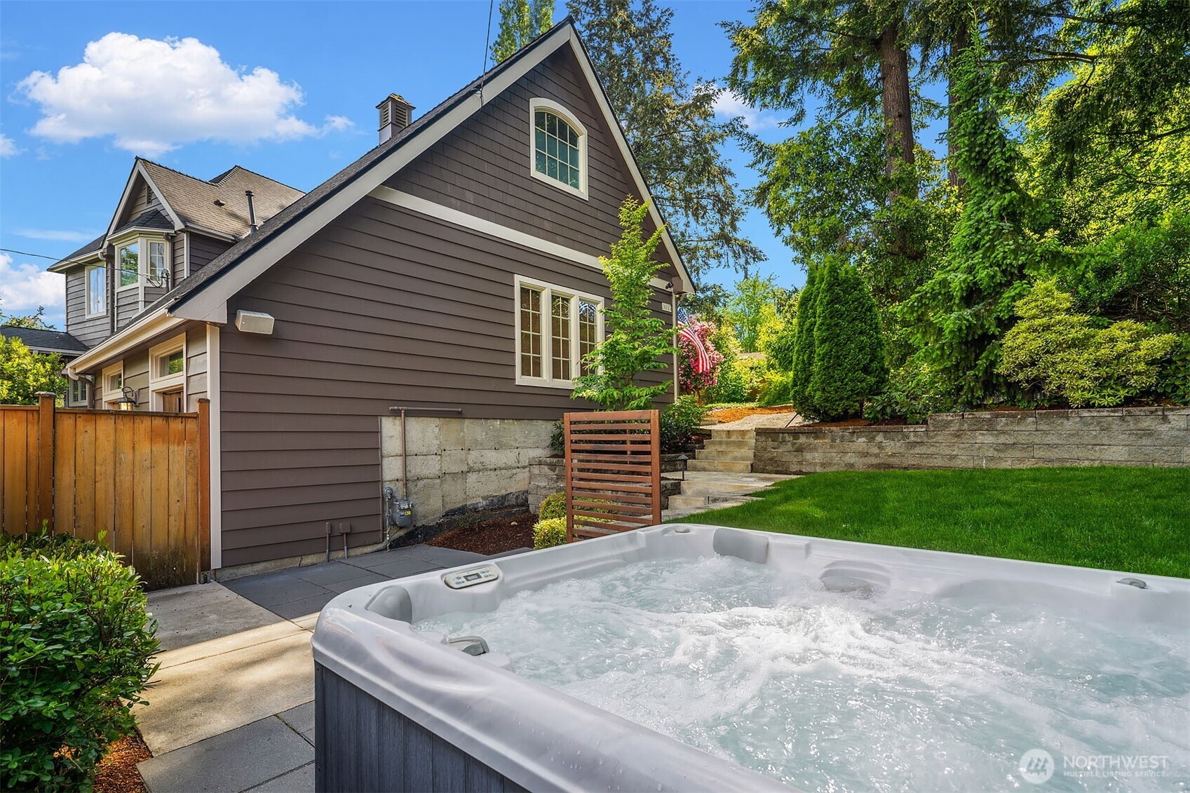 3035 NE 195th Street