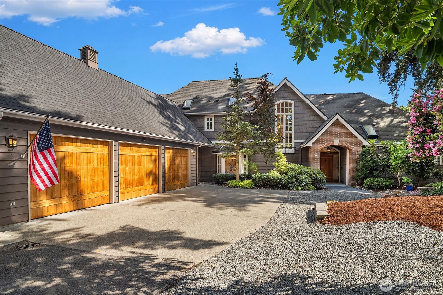 3035 NE 195th Street