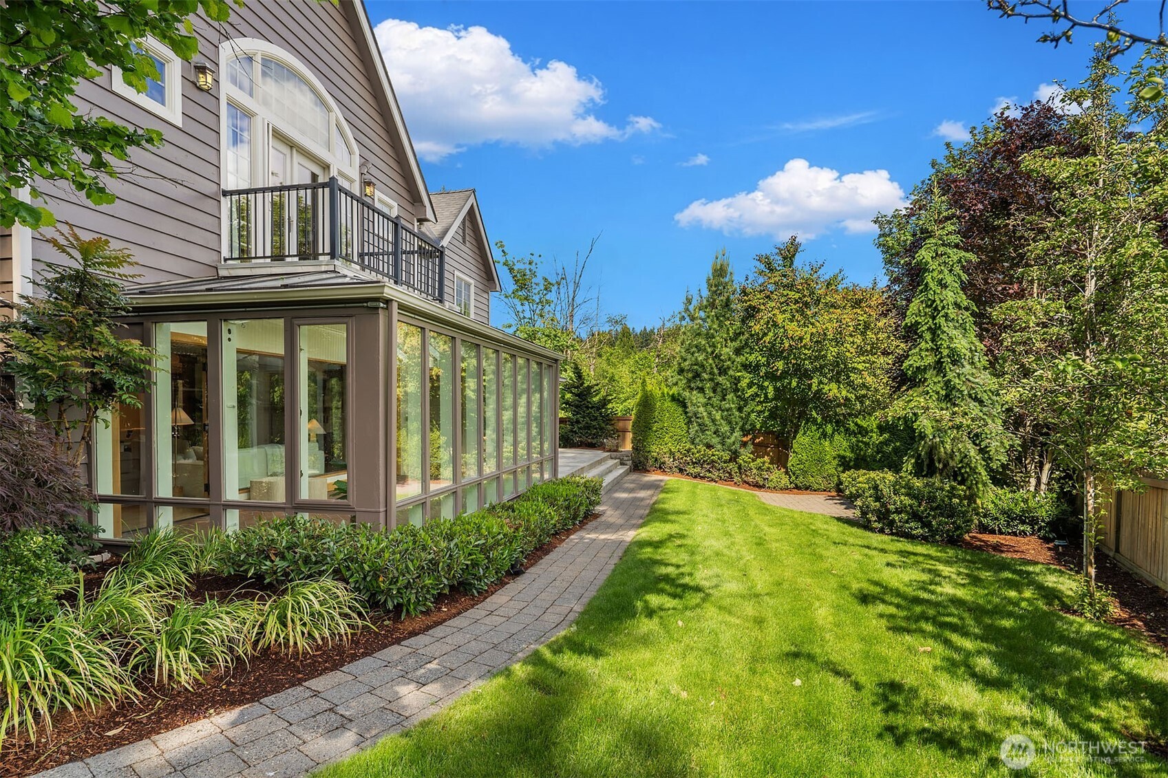 3035 NE 195th Street