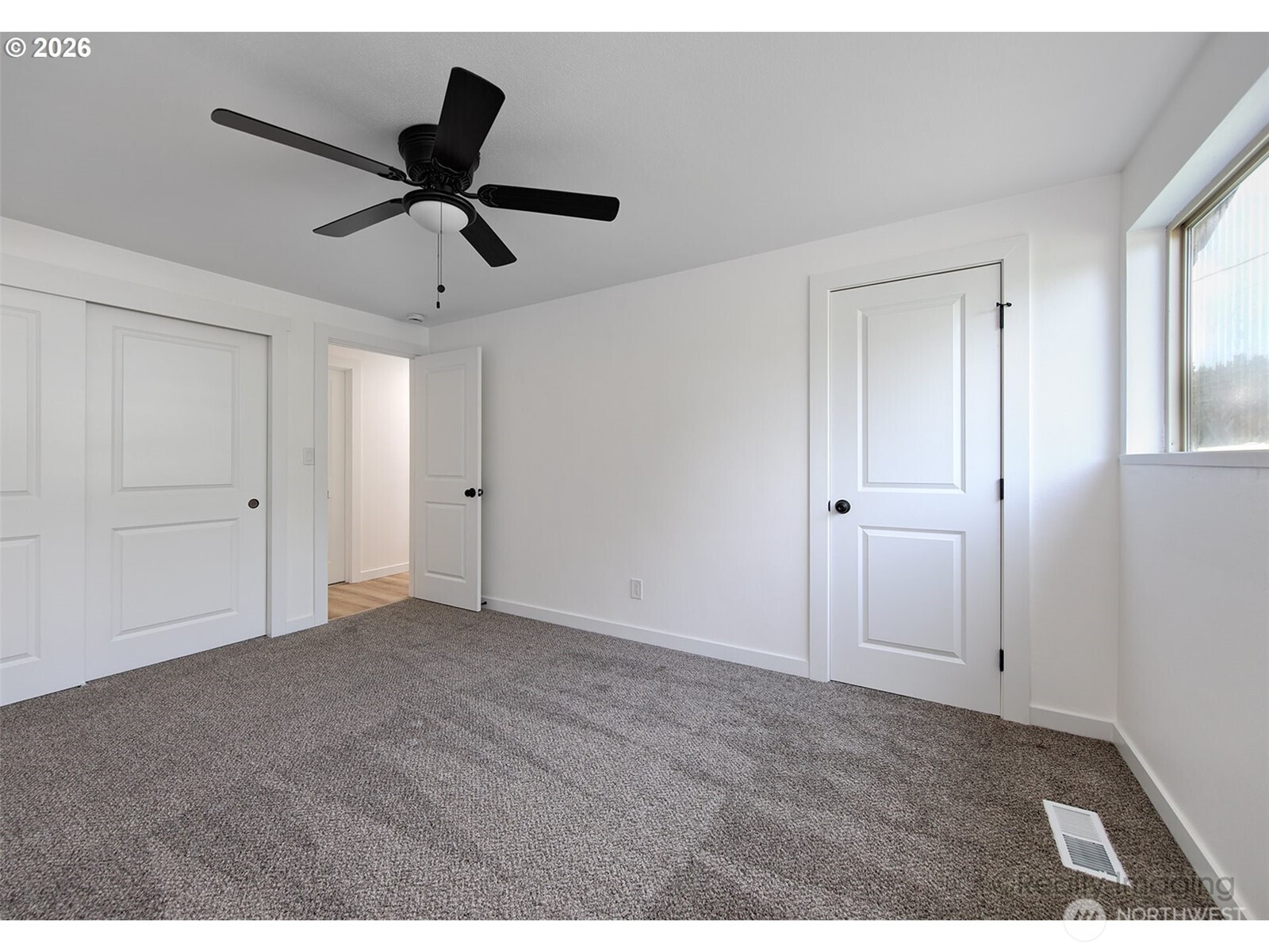 1060 Cowlitz View Court NW