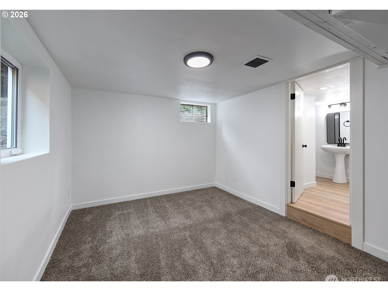 1060 Cowlitz View Court NW