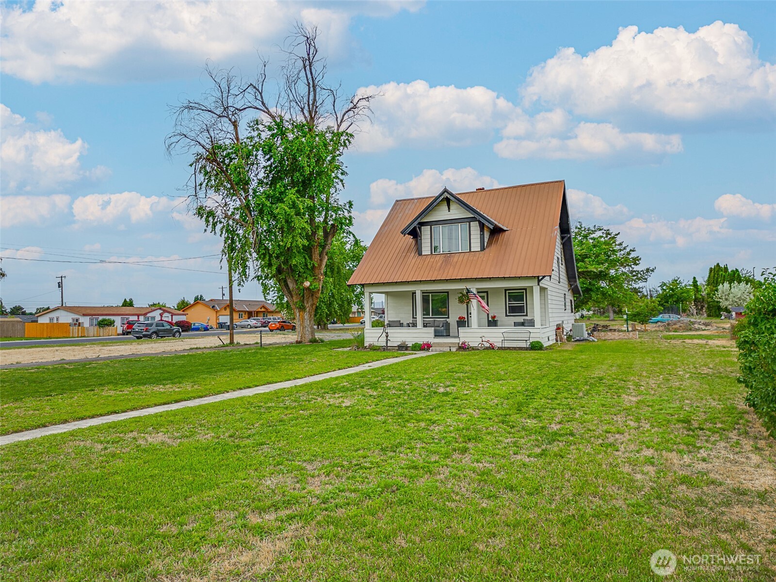 407 Central Avenue N
