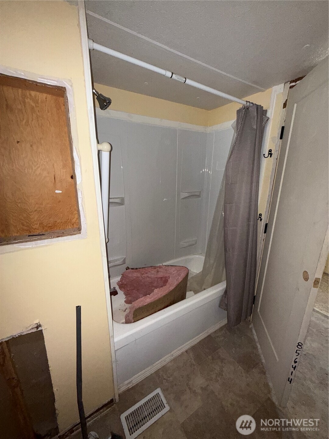 23708 Locust Way Unit: 44
