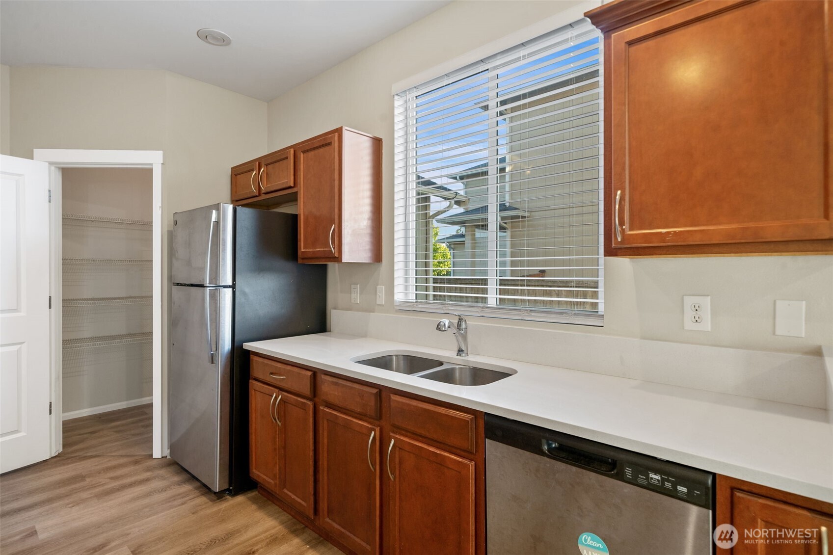 8117 5257 207th Street E
