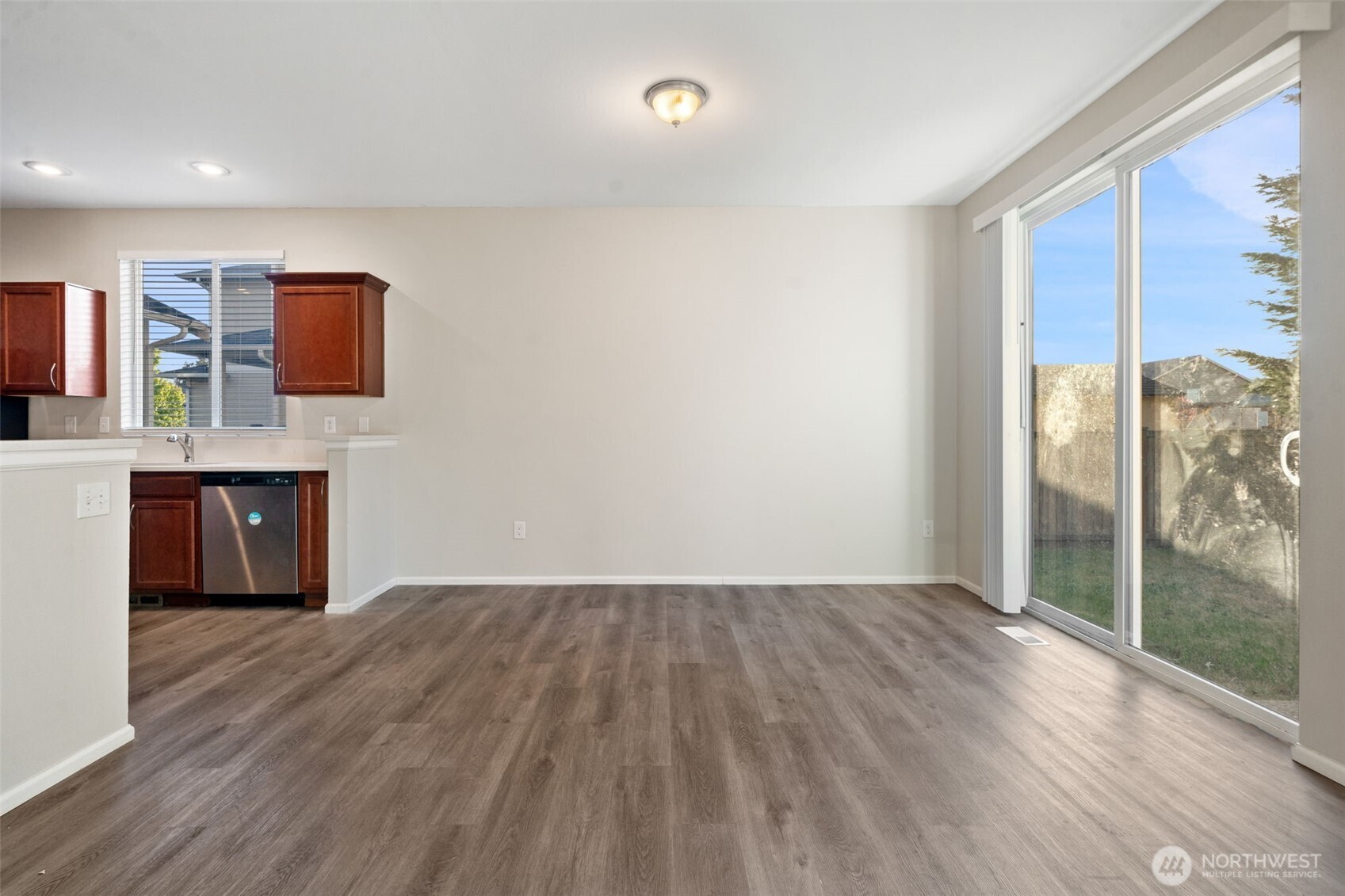 8117 5257 207th Street E