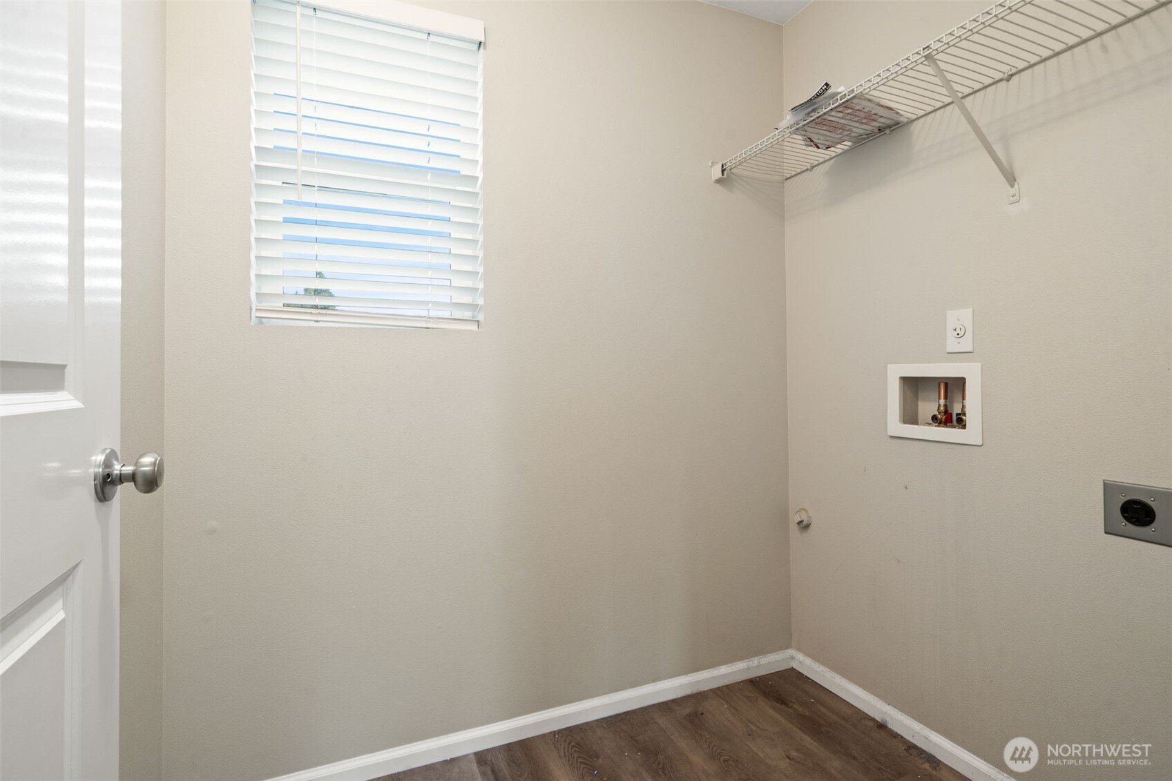 8117 5257 207th Street E
