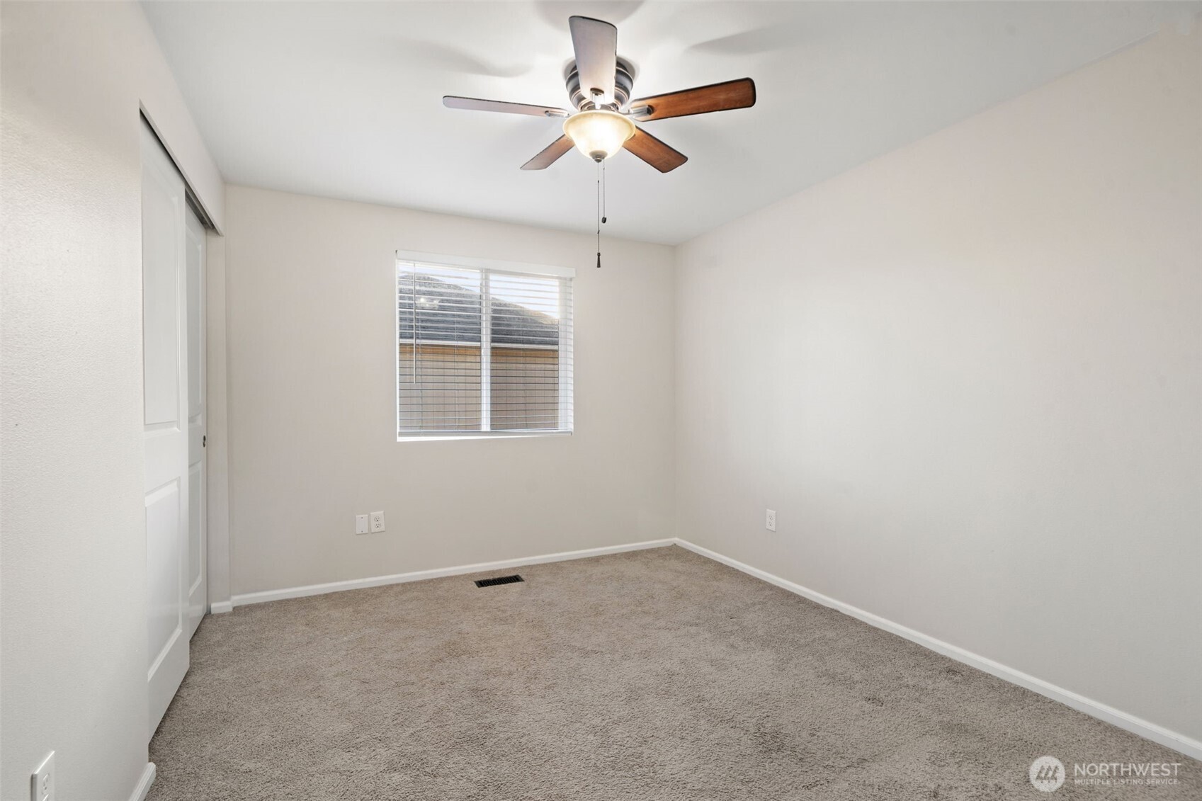 8117 5257 207th Street E
